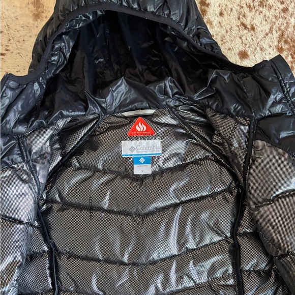Columbia Shiny Black Hooded Jacket - Picture 2 of 3